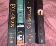 (4 Set) Lord of the rings trilogy & hobbit books