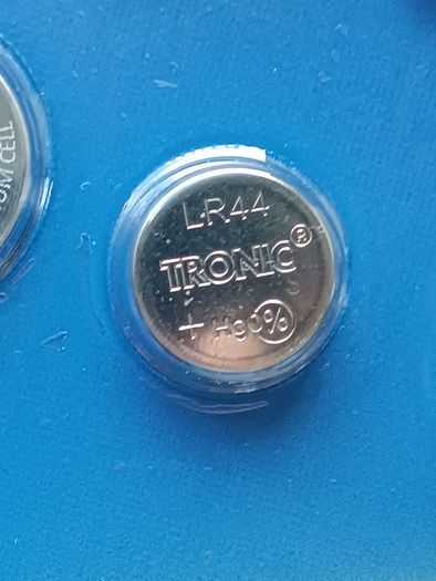 LR44 button cell battery - Free shipment