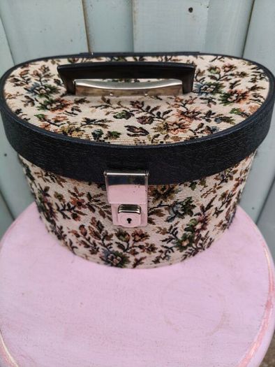Vintage Makeup/Vanity case