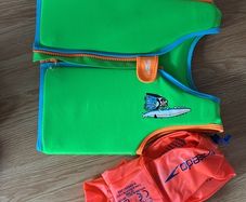 Pool vest & floaties/arm bands