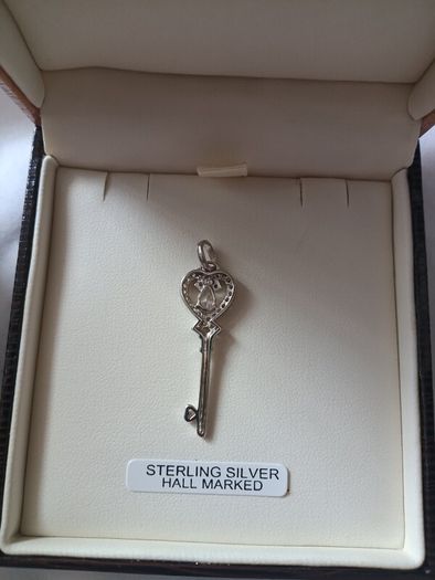 Mizanee Sterling Silver Hallmarked Heart Key Pendant (Boxed)