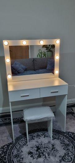 dressing table with stool New