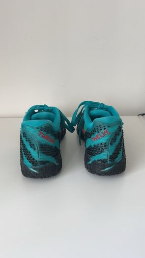 Basketball shoes