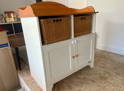 Baby changing table