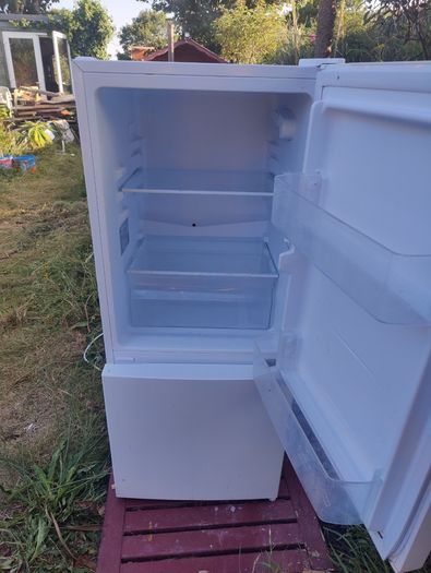 Powerpoint fridge freezer