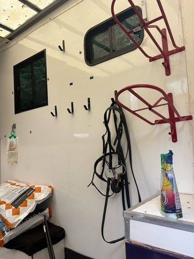 132 Renault master 3.5 horse van