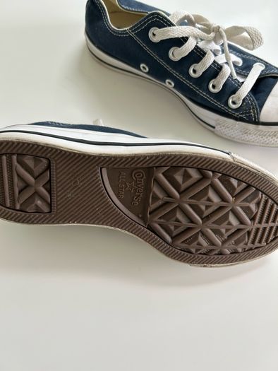 Boys Converse size 3