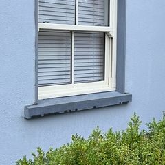 5 x Venetian Blinds