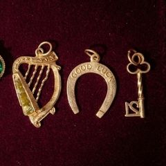9k gold charms