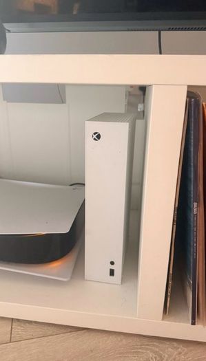 Xbox Series S - 512GB - (Like New) + Controller