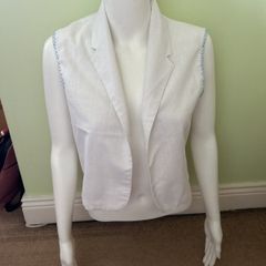 White vest/top
