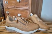 Tommy Bowe Camel Trainers sz40 Uk7, Brand New