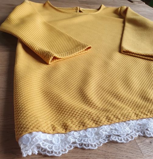 Lovely Girls Lace Trim Long Sleeve Top Age 9 Yrs