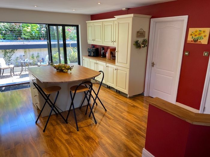 Cream Kitchen with Solid Oak Worktops + integrated Dishwasher & Fridge/Freezer + new Quartz black Sink & Mixer Tap