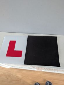 Magnetic car lerner signs 2 pcs  easy attachment/removal