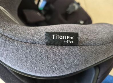 Maxi-Cosi Titan Pro i-size