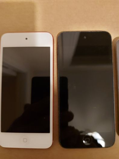 4 Apple Ipods for parts or repair, 2 Activation Locked (Ipod Touch 5 32GB) and 2 not powering on (Ipod 1 & 2)
