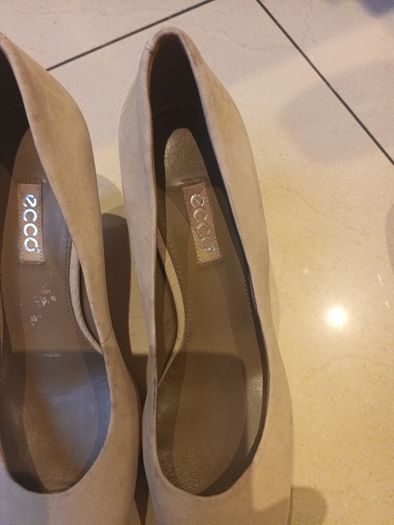 Ecco Suede Shoes.  S.40- 7. B.N.W.T