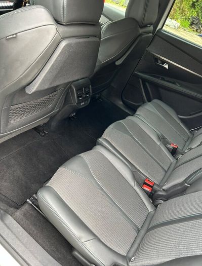 Peugeot 5008 2021