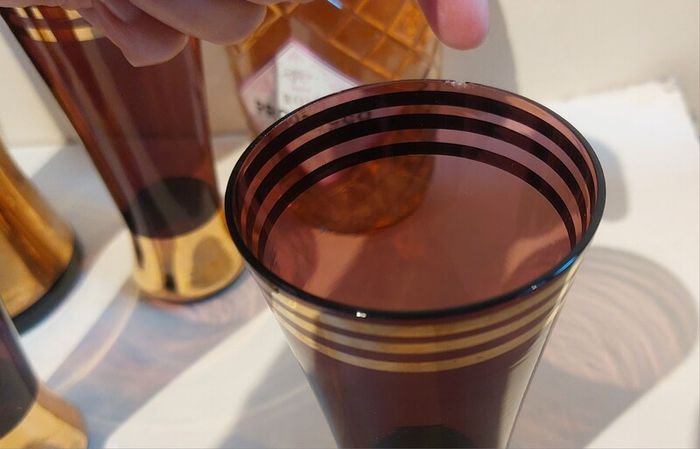 Fabulous Vintage Retro Mid-Century-Modern Hand Blown Tall Glass Pitcher with Four Matching Hi-Ball Glasses in Purple/Amethyst Glass with Rose Gold Gilt Banding - Prosecco Not Included!