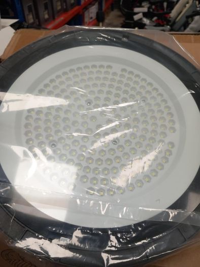 UFO LED LIGHT 150W (brand new in box)
