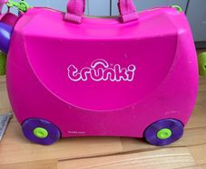 Trunki Pink Suitcase for kids
