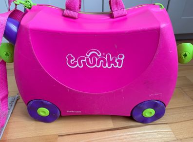 Trunki Pink Suitcase for kids