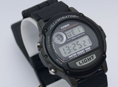 Vintage Casio Illuminator Quartz Watch