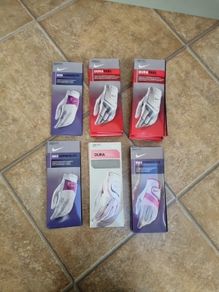 Ladies Nike golf gloves