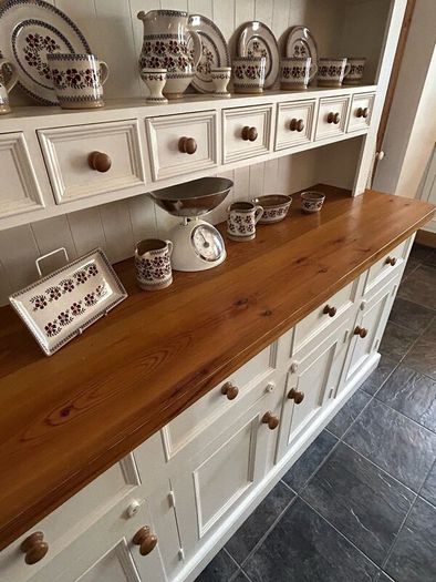 Kitchen dresser