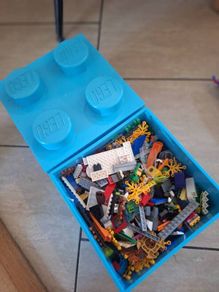 Lego box of assorted pieces