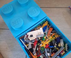 Lego box of assorted pieces