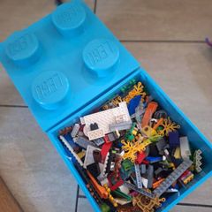 Lego box of assorted pieces