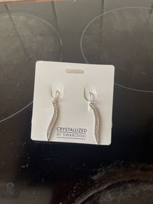 Swarovski string earring