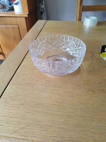 Table centrepiece glass bowl