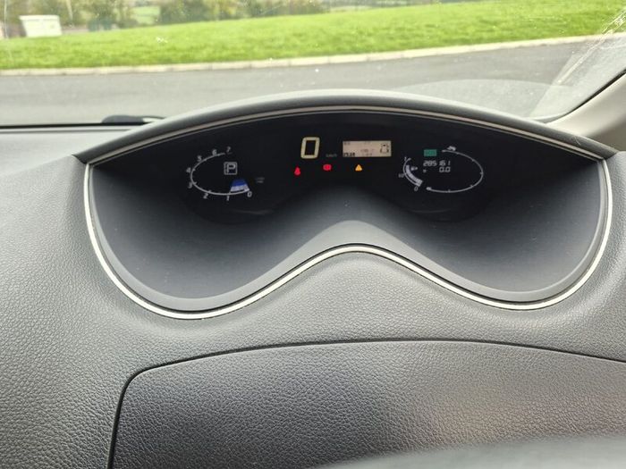 Nissan Serena 2014