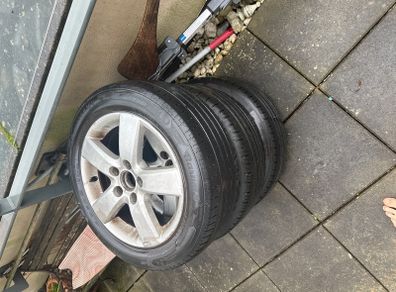 Volkswagen Golf 5 good tires and alloys