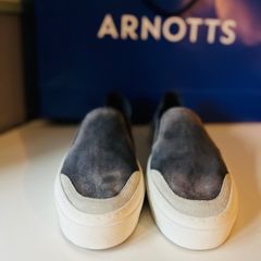 brand slip John Elliot
