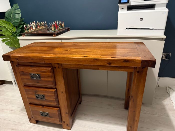 Solid Wooden Desk Rustic Style with 3 Drawers