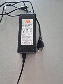 Kukirin battery charger