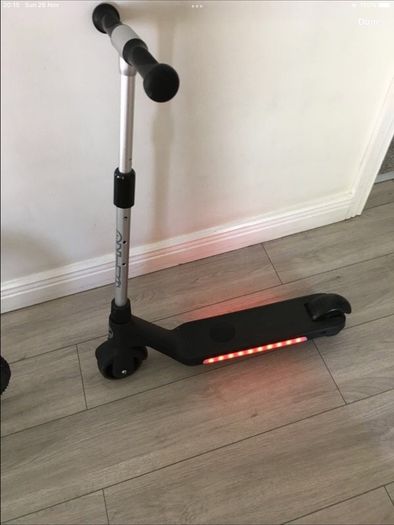 Child's electric scooter
