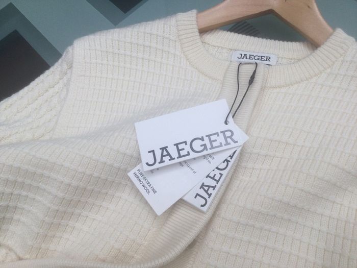 JAEGER extra fine merino wool Cardigan Size 10
