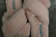 Fluffy criss cross slippers