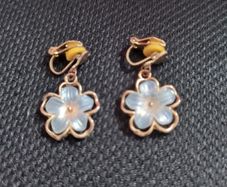 Flower Clip on earrings