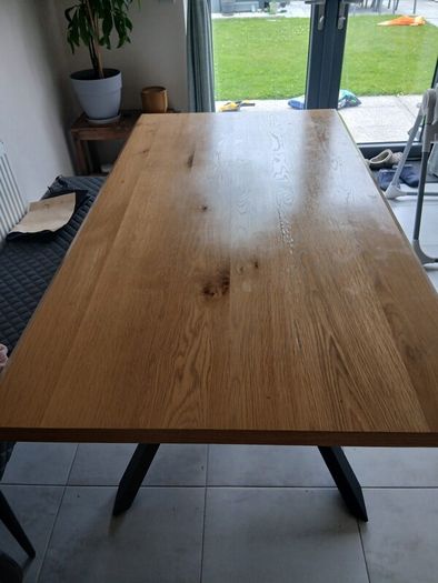 Arno dining table