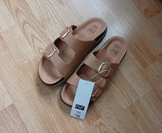 comfie sandals BNWT