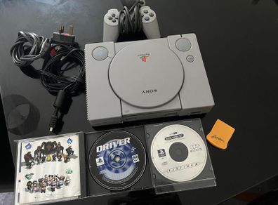 Sony PlayStation 1 (PS1).Fully Working. Controller and Games