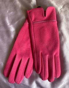 Elegant Pink Gloves with Scallop-edged cuff with TouchScreen compatibility