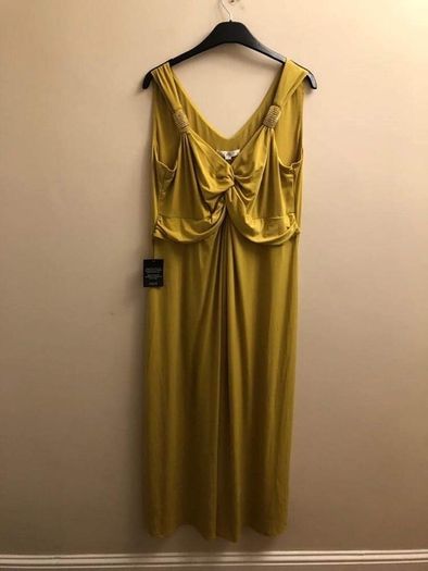 BRAND NEW Evening dress (size 22)