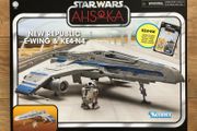 New Republic E-Wing Fighter &amp; KE4-N4